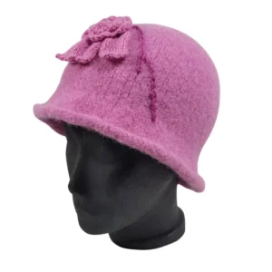 Hat i lys lyngfarvet