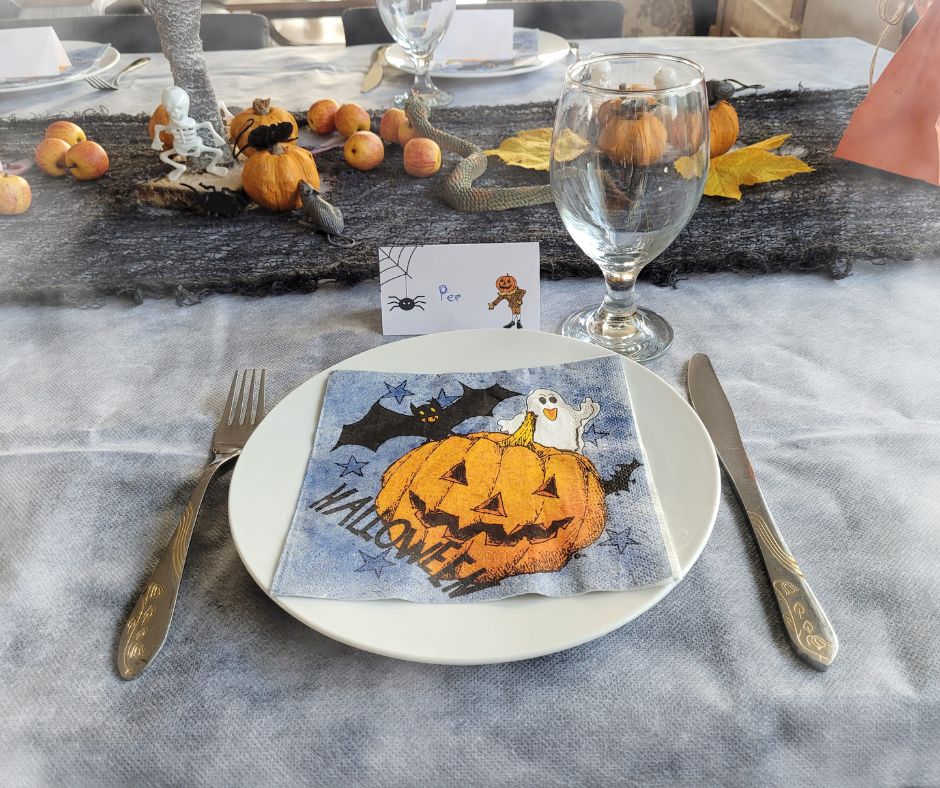 halloween bordkort på bord