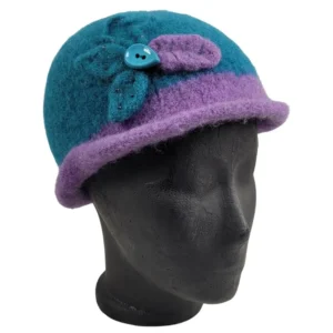 Hat i petroleum farvet og lilla