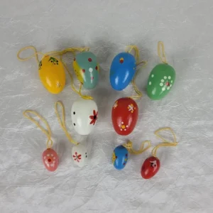 Dekorative trææg med blomsterdesign