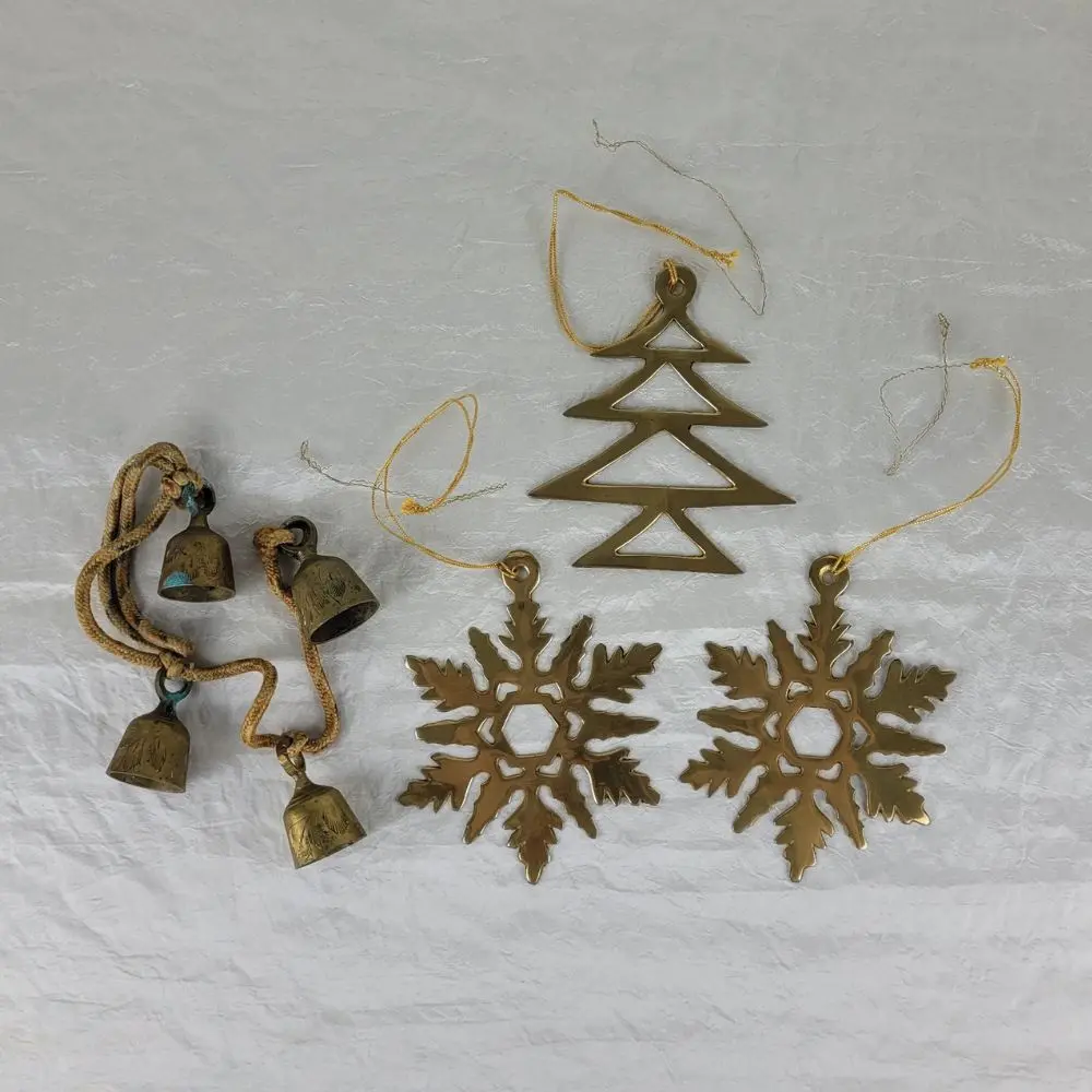 Sæt med messing julepynt