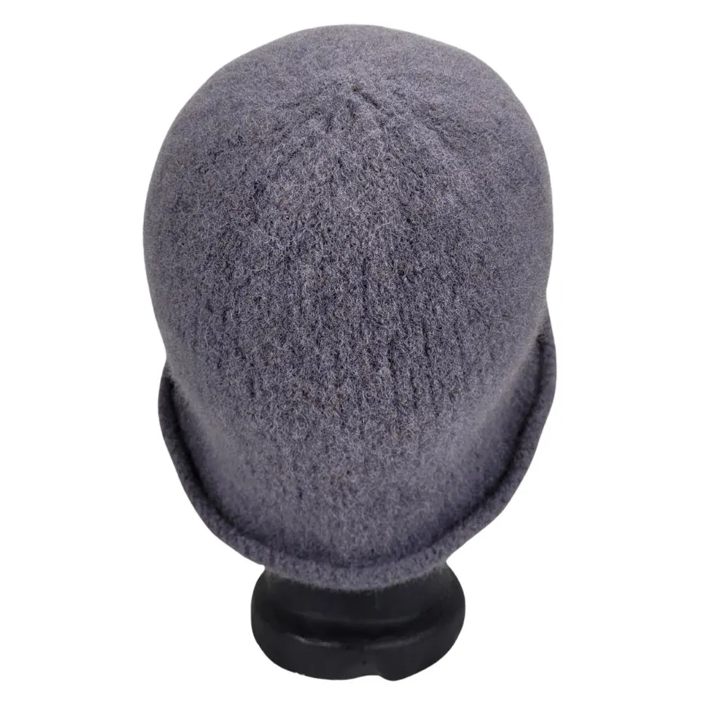 Grå filthat med hæklet blomst - Billede 3