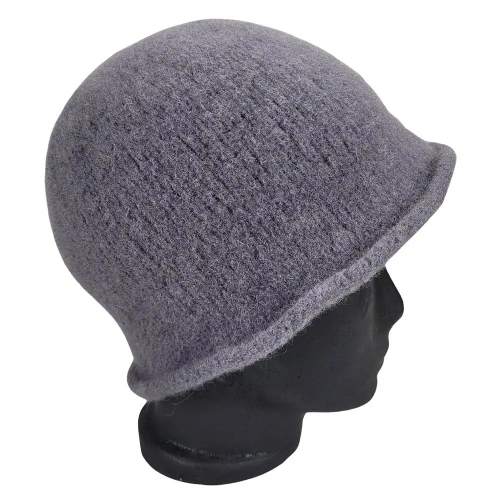 Grå filthat med hæklet blomst - Billede 4