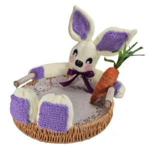Unik håndlavet påskekurv med strikket kanin